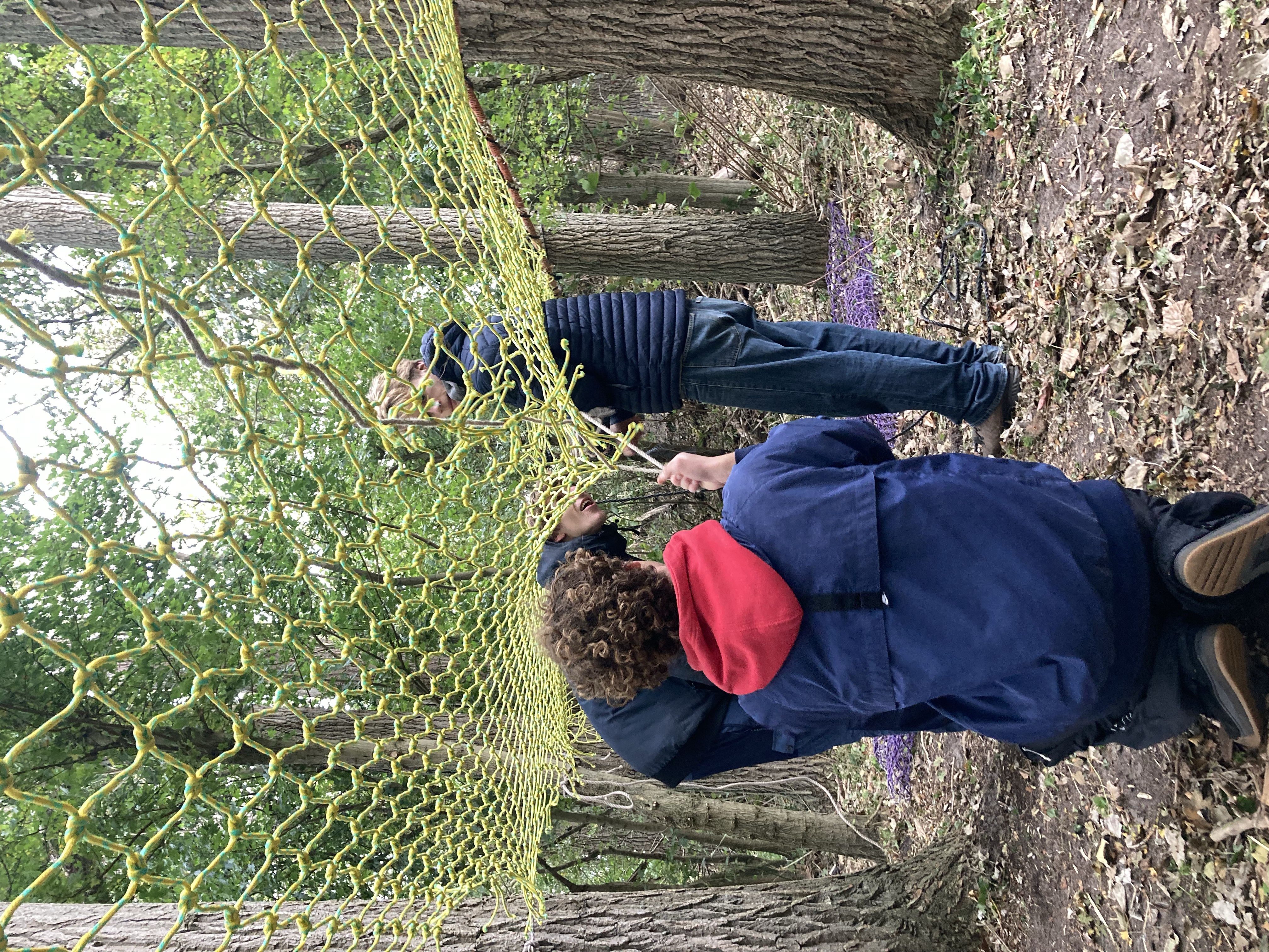 Ruben en Jonatan knopen aan het nest