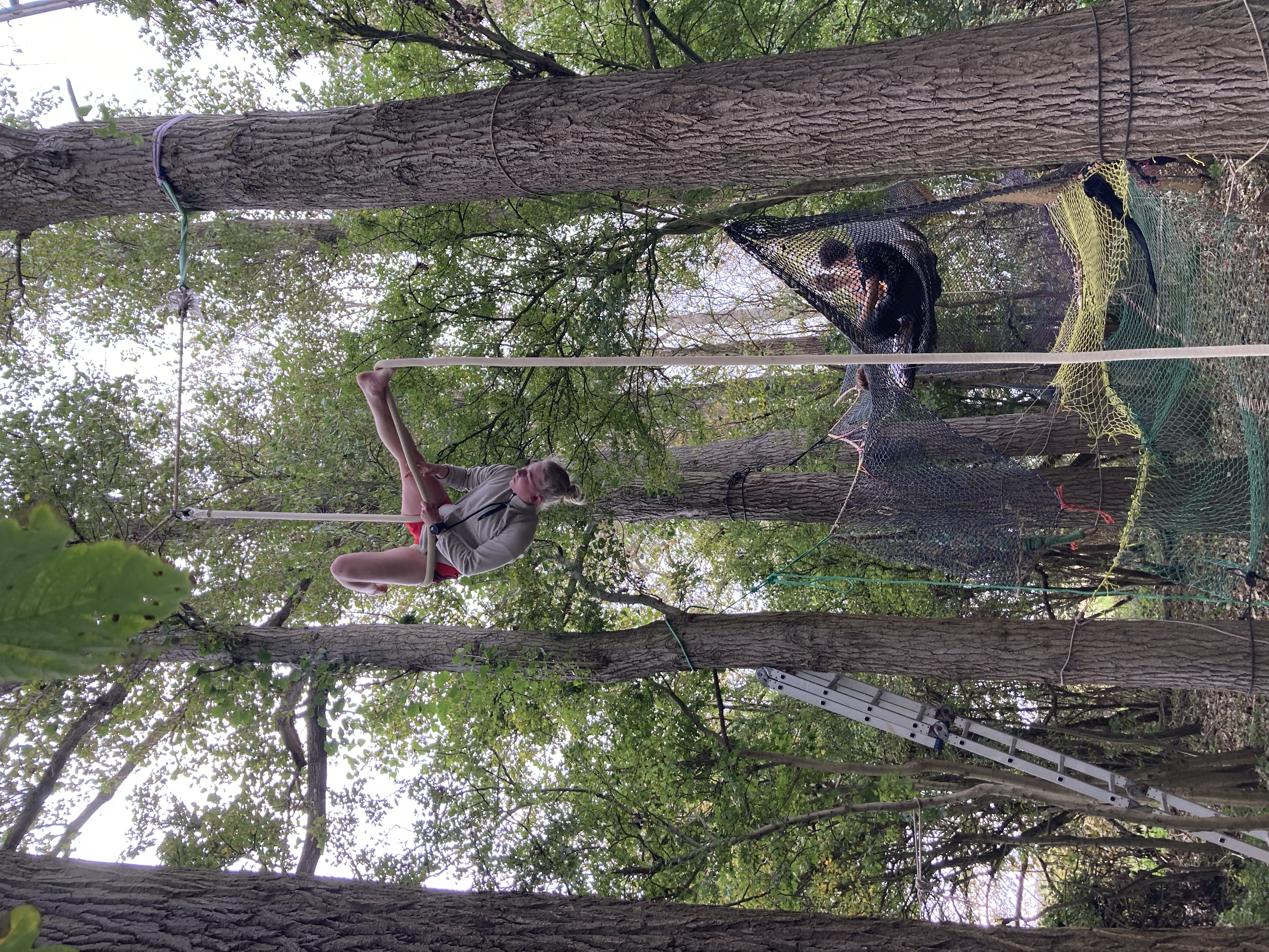 Joscha Cramer oefent haar act bij het nest