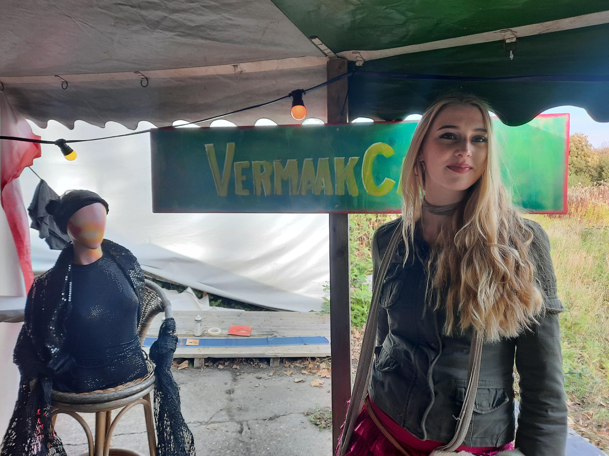 Mea in het Vermaakcafé